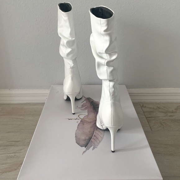 Jessica Simpson White Lyndy Slouch Boots, high boots w high heel, off white - Picture 4 of 11